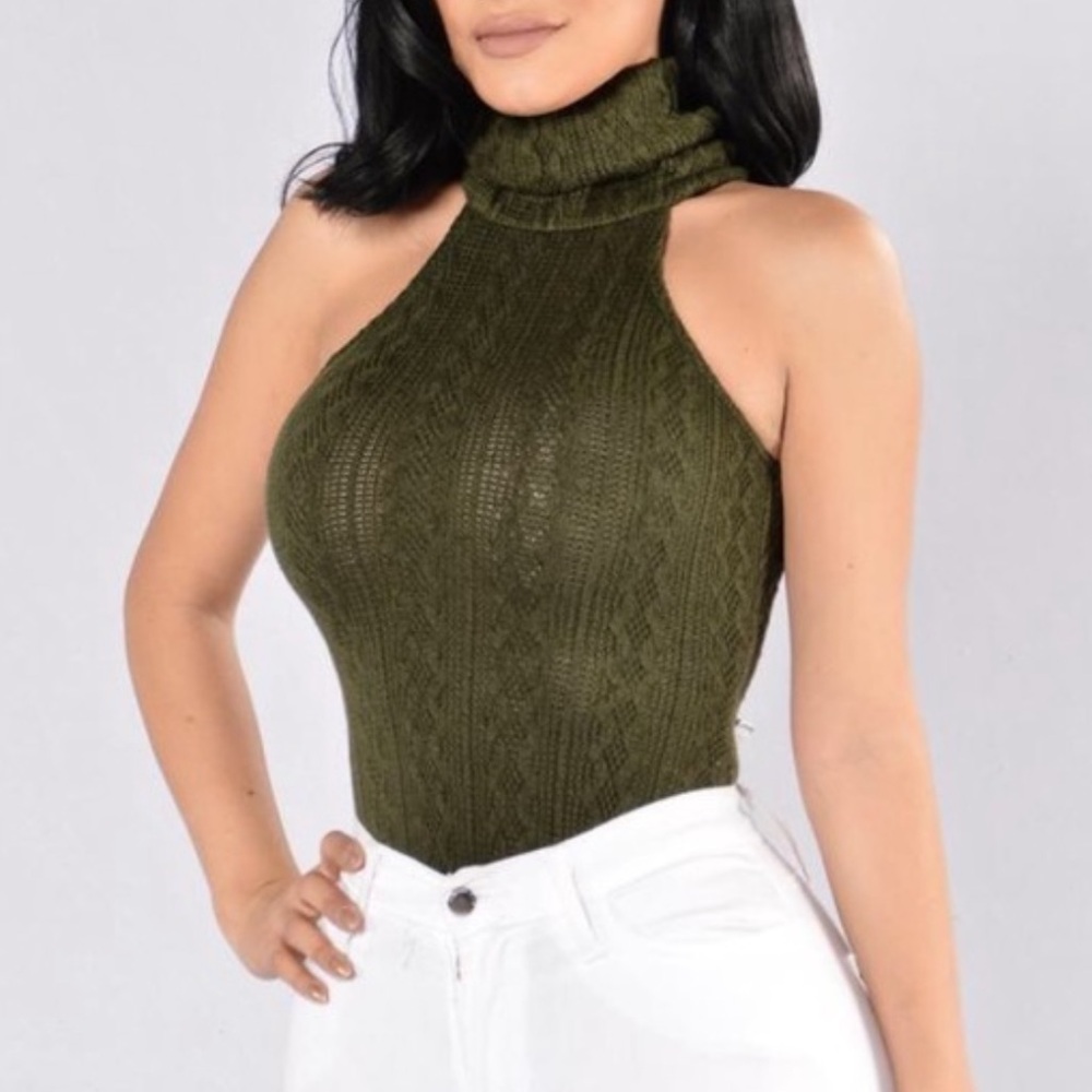 Fashion Nova Turtleneck Sleeveless Bodysuits size M NWT